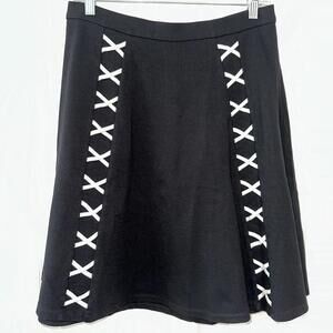 Catherine Women's Medium Knee Length Skirt Black with White EUC